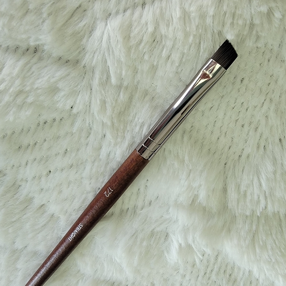 Make up for ever 172 precision corrector brush